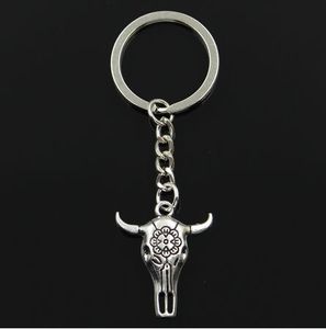 30st / lot nyckelring Keychain Smycken Silverpläterad Skull Bull Ox Star Headcharms Hängsmycke för viktiga tillbehör