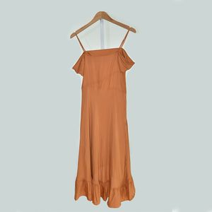 2019春夏の純粋な色オフショルダーフリルの詳細ミッドカーフドレス女性ファッションドレス5221n3145