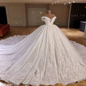 Designer Lace Ball Gown Wedding Dresses Off Shoulder Straps Sweetheart 3D Floral Applique Chapel Train Bridal Gowns