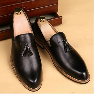 2021 Tamanho 38-47 Inglaterra Couro Mocassins Apontado Homens Dress Sapatos Oxford Casamento Masculino Formal Sapatos A53-65