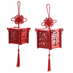 ランタンキャンディーボックスパーティーの恩恵中国の赤い木製レーザーカット結婚式キャンディボックスギフト