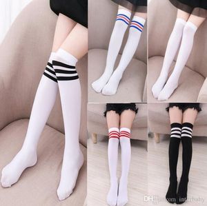 Ginocchio bambini Calzini ragazze velluto a righe alta Socks Baby Solid modo casuale calza estate Chaussette scaldini Underwear 17 colori AYP6062