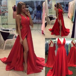 Röd A-Line Sexy Side Slit V Halsband Lång Prom Klänning med Sweep Train Satin Backless Formal Evening Party Gowns Real Picture High Quality