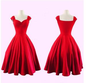 2019 Vintage Red Black Homecoming Dresses Satin remmar en linje älskling halsringning ruched veck svansfest klänning formell kvällskläder
