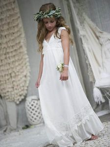 Summer Beach Wedding Boho Lace Flower Girl Dress Cap Sleeve Bow Back Chiffon Lunghezza del pavimento Abiti da festa di compleanno per ragazze Abiti da spettacolo