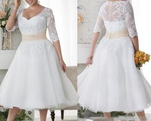 2020 Nowy Sexy Plus Size Suknie Ślubne Krótkie Pół Rękawy Suknie Ślubne Biała Koronka Zakryta Przycisk Plażowa Dress Herbata Długość Linia Vestidos