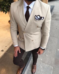 Slim Passar Beige Man Business Passar Blazer Män Prom Party Coat Byxor sätter brudgum Tuxedos (jacka + byxor + slips) K49