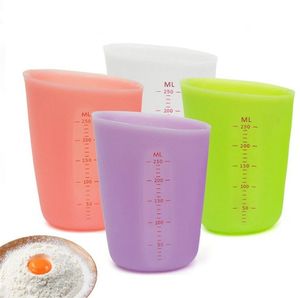 250ml Food Measuring Cup Semi-permeable Double-scale Silicone Measuring Cup Graduated Beaker Cooking Baking Kitchen Measuring Tool