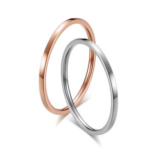 Anello in titanio in acciaio liscio super fine di nuova moda Campione di alta qualità in oro rosa inossidabile ama i gioielli degli anelli degli amici