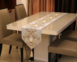 Luxurious Relief Gemstone Flowers Table Runner Table Flag Modern Tablecloths Tea Table Cloth Bed Napkin Fashion Wedding Decoration273q