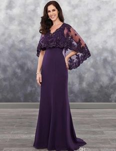 Abito per la madre della sposa viola scuro in chiffon con applicazioni di bolero con paillettes brillanti in pizzo e abito da sposa in chiffon