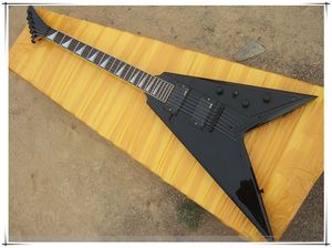 Chitarra elettrica nera a forma di V con corpo passante e manico in acero, hardware nero, tastiera in palissandro, personalizzabile