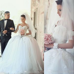 Vintage Ball Gown Wedding Dresses Sweetheart Long Sleeves Lace Appliques Backless Floor Length Tulle Plus Size Custom Formal Bridal Gowns