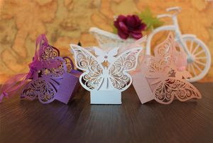 Schmetterling Laser Cut Hohl Kutsche Gefälligkeiten Box Geschenke Süßigkeiten Boxen Mit Band Baby Dusche Hochzeit Event Party Liefert