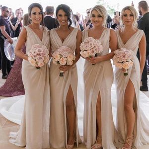 Derin V Yaka Kılıf Nedime Elbise Kolsuz Pileli Bölünmüş Kat Uzunluk Şifon Düğün GUST Kıyafeti