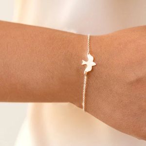 Hot Jewelry Wholesale Link Chain Simple Personalized Design Peace Dove Bracelet wholesale