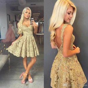 2020 Olive Lace Långärmade Korta Homecoming Dresses High Neck Ny Backless Knee Längd Sexig Party Prom Dress Arabic Cocktail Gowns BC2252
