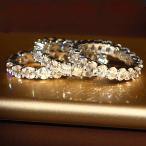 925 GÜMÜŞ PAV AYAR TAM 4 MM YUVARLAK Simüle Elmas CZ ETERNITY BAND ENGAGEMENT DÜĞÜN Taş Yüzükler boyutu 5,6,7,8,9,10