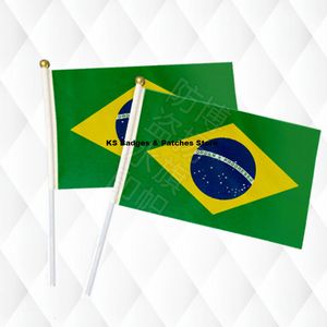Brazylia Ręcznie Held Stick Tkaniny Flagi Bezpieczeństwo Piłka Top Ręka National Flags 14 * 21cm 5 sztuk dużo