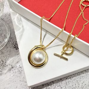 All'ingrosso-moda rame placcato oro 18k Europa e America in vento freddo semplice perla collana femminile catena clavicola