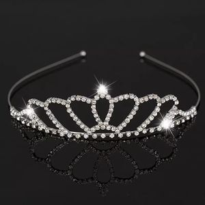 Piękna błyszcząca kryształowa tiara dla nowożeńców strona korowód posrebrzana opaska z koroną tanie ślubne tiary akcesoria MMA1625