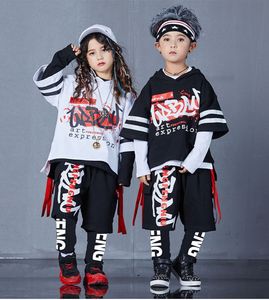 4 Pièces Nouvelle mode Imprimer Cool Garçons Girls Vêtements Ensemble de coton T shirt Hip Hop Dance Pants Sport Vêtements Convient aux vêtements pour enfants