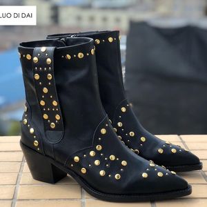 2019 Nya Kvinnor Ankle Boots Block Heel Point Toe Boots Kvinnor Spike Stud Boots Dam Party Skor Svart Läder Western Booties