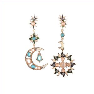 女性太陽と月の宝石類のための素敵な猫の模造真珠の10組のトレンディな金メッキスタッドイヤリング