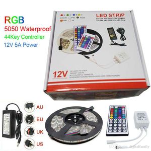 Julklappar LED Strip Light RGB 5M 5050 SMD 300LED Vattentät IP65 + 44Key Controller + 12V Strömförsörjning med Box Retail Package DHL Ship