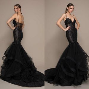 2020 Spaghetti Straps Evening Dresses Illusion Lace Sweetheart Ruffle Mermaid Prom-kappor med Sequins Black Pageant Dress