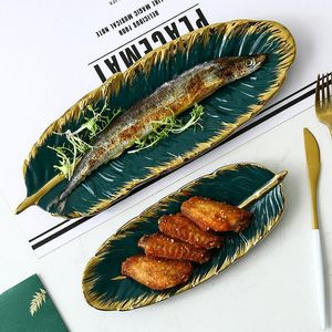 Piatto in ceramica a forma di foglia di banana verde Caricatore in porcellana dorata Antipasto Dessert Piatto di gioielli Piatto da tavola Stoviglie di sushi