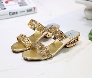 Designer ao ar livre Glitter Women Middle Open Deding Dound Non Slip Baixa 4 cm Lady Slippers Rhinestone Heel Plus Size 61555 72455 7255 33868 34112 3112