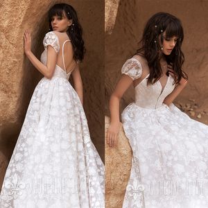 Katherine Joyce Abiti da sposa A Line Gioiello Collo Hollow Back Manica corta Appliques Abiti da sposa in pizzo Sweep Train Boho Abiti da sposa