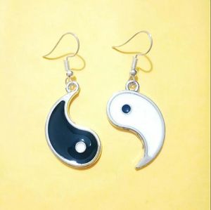 Metal Crescent Enamel Yin Yang Gossip Dangly Earring Black and white Friendship Charm Drape Earring DIY Women Jewelry Gifts 128