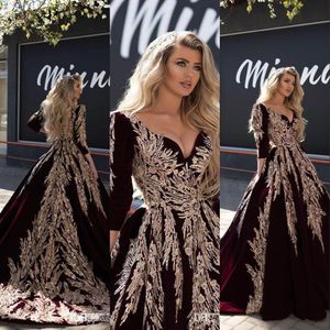 Nya Bury Veet Prom Dresses Champagne Lace Appliques Billiga älskling Crystal Beads Flowers LongeChes Ball Gown Party Evening Gowns