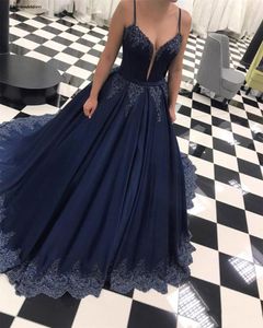 Spaghetti Navy Blue A-Line Prom Dresses z aplikacjami Zroszony Koronki Back Graduation Party Suknie Vestido Formation