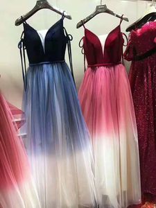 Novo design elegante longos gradualmente variadas tulle espaguete vestido de dama de honra de mangas de altura de chão vestido de festa de comprimento lace-up