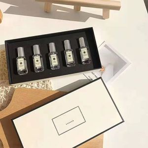 Kvinnor Parfym Set Fem-Piece Spray Limited Edition Suit Långast Fragrance Högkvalitativt underbart val av nuvarande snabb gratis leverans