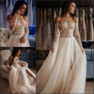 Fantastiska pärlor Bröllopsklänningar med långärmad Sheer Arabic Vestido de Novia Sexig Bride Dress Country Split Billiga Bridal Ball Gowns