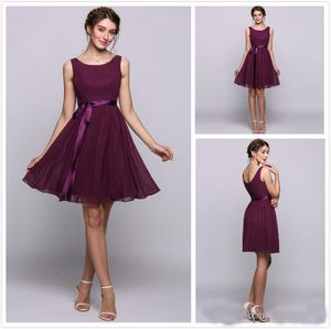 Grape Short Homecoming Graduation Dresses A Line Mini Crew Neck Cocktail Party Dresses With Chiffon Satin Backless Short Prom Dresses GD7818