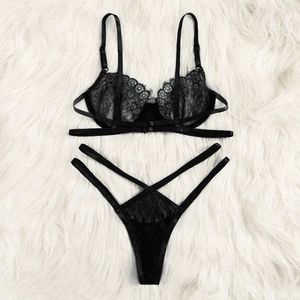 Amazon Hot Selling Sexy Lingerie Sexy Black Recortout Womens ThreePoint Bikini Set