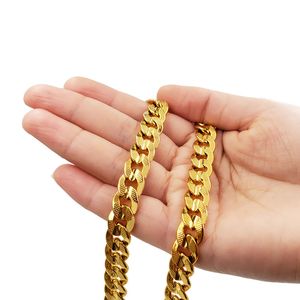 Collana da uomo in oro giallo 18 carati con ciondoli riempiti con catena da 24 