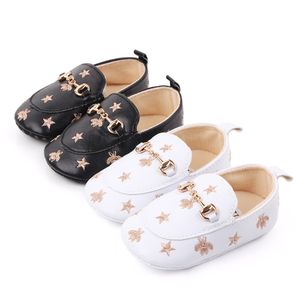 Sapatos de bebê menino de marca infantil recém-nascido sola macia com estrelas de abelha tênis de couro infantil mocassins presente de batismo