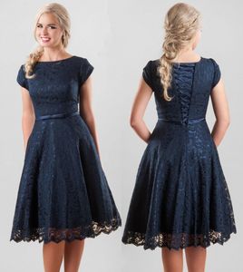 Plus size vintage azul marinho renda vestidos curtos modestos com mangas boné a linha na altura do joelho adulto vestido de festa de casamento feminino