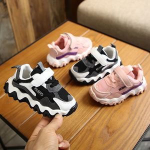 1-6 år gammal vår höst baby mesh sport skor barn toddler tjejer pojkar andas och antiskid sneakers inre längd 13.5-18cm