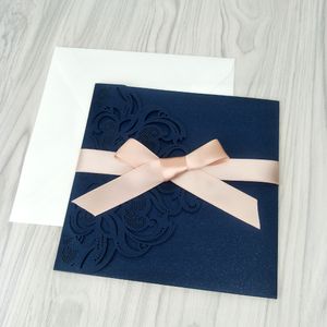 Navy Blue Square Wedding Invitation Kits Anpassade tryckta Laser Cut Pocket Inbjudningar för Quinceanera Anniversary Greeting Cards