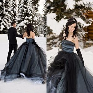 2020 Gothic Ball Gown Wedding Dresses Black and White Tulle Ruched Pleats Strapless Tiered Skirt Wedding Gowns vestido de novia