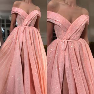 Shiny Pink Offショルダーウエディングドレスセクシーな高分割スパンコールの女の子のページェントパーティーガウン形式の床の長さのイブニングドレス