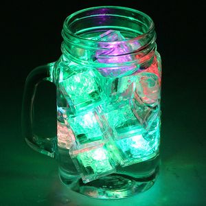 Flash Ice Cube Attificato Acqua LED LED LED messo in acqua Drink Flash per le barre delle nozze delle feste Natale