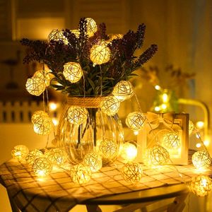 Globe Rattan Ball String Lights Goodia 13.8feet 40 LED Luce bianca calda per la camera da letto al coperto Festa di nozze Albero di Natale Festa